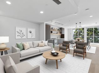 1477 Pender St #206, Vancouver, BC V6G2L2