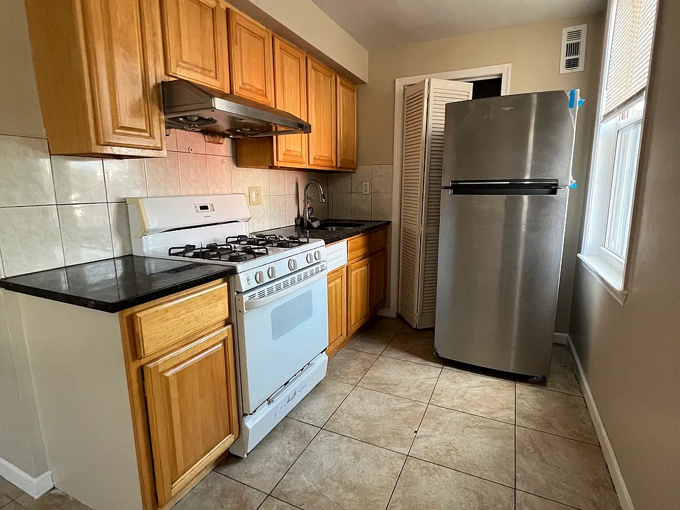 6039 Torresdale Ave #2