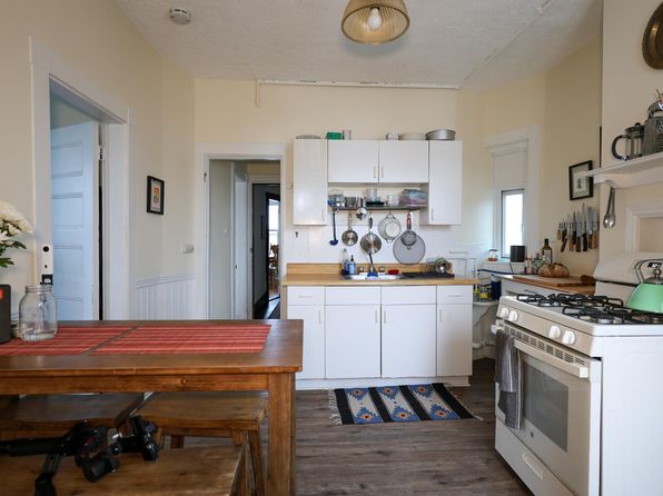 38 Jefferson St #3