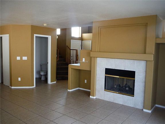 3rd image of 913 Cozy Valley St #0