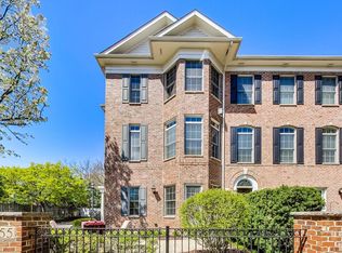 255 Box Car Ave, Naperville, IL 60540