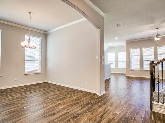 3rd image of 2404 Prospect Park Ln