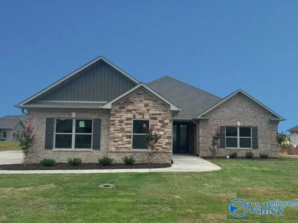 26238 Woodfield Dr, Athens, AL 35613