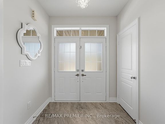 5th image of 2 Tremblant Cres