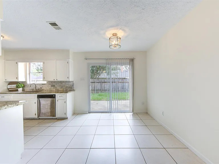 950 Grand Junction Dr — Photo 29