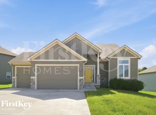 15235 Knight Rd, Basehor, KS 66007