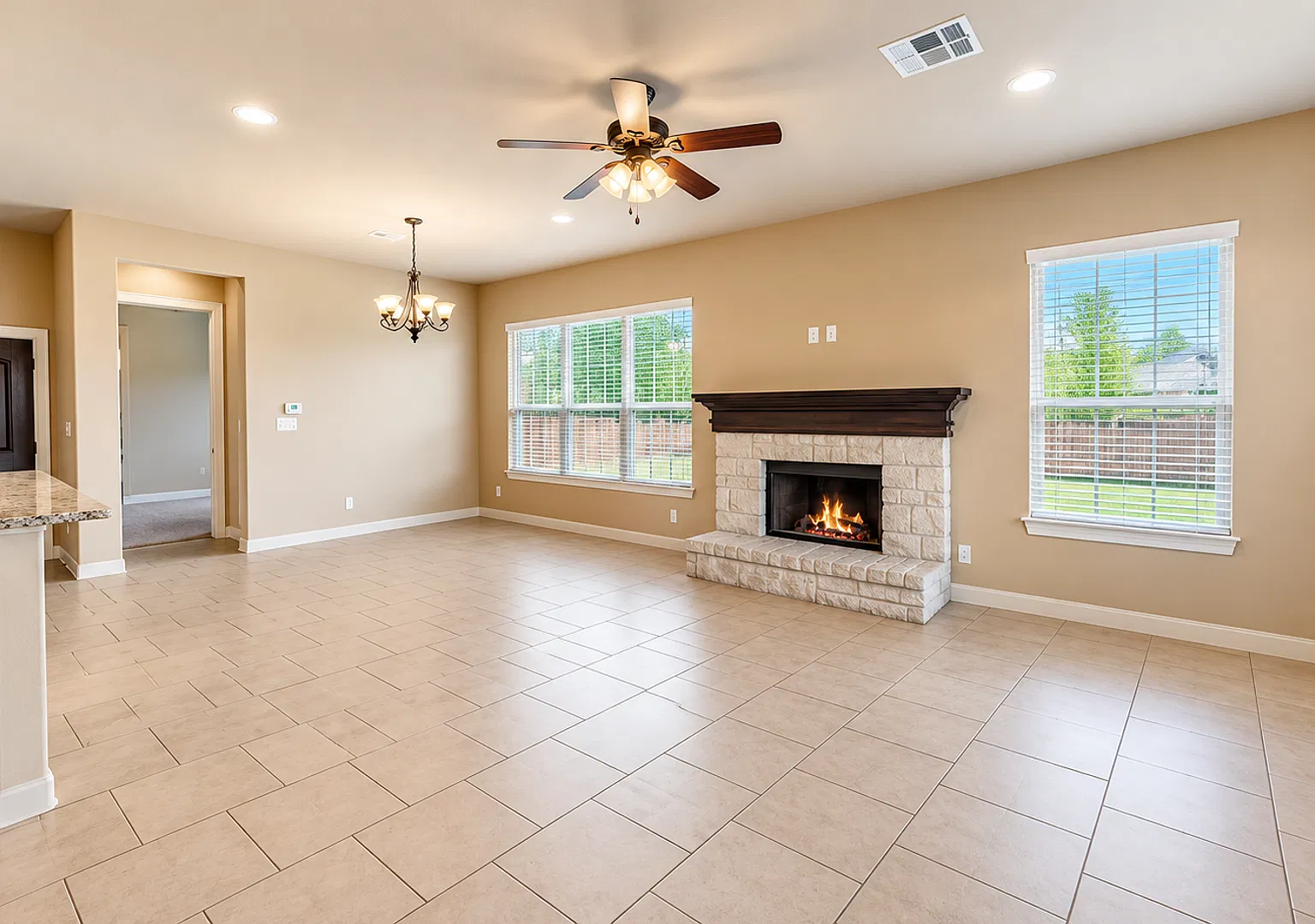 Luxury 4-Bedroom Bungalow in Eastgate Half-Mile from Texas A&M! — Photo 4