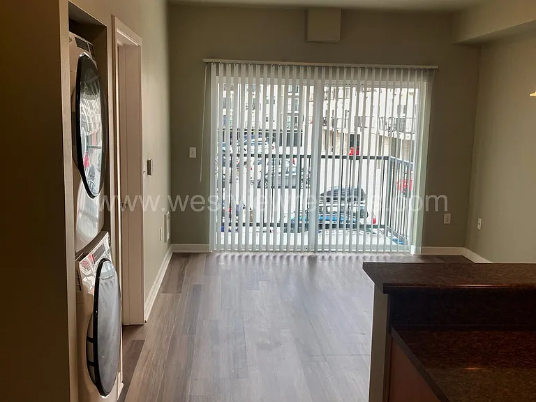 200 E Maple St — Photo 85