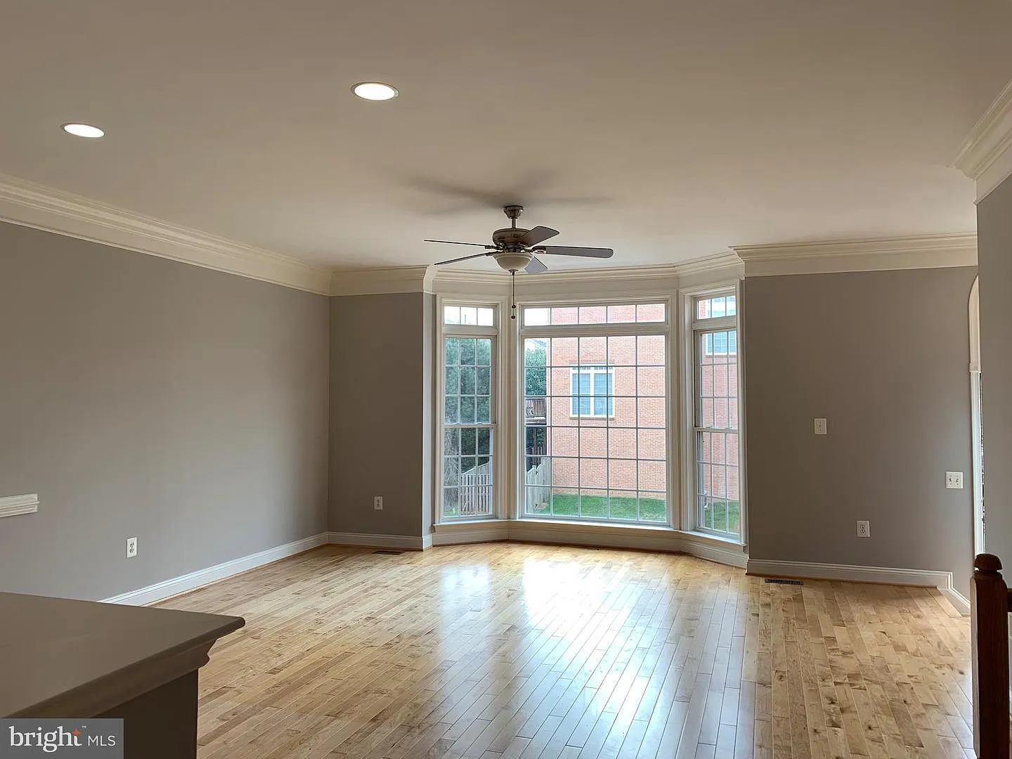 3 bed, 2850 sqft, $3,500 — Photo 4