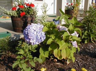 592 Neck Rd, Tiverton, RI 02878