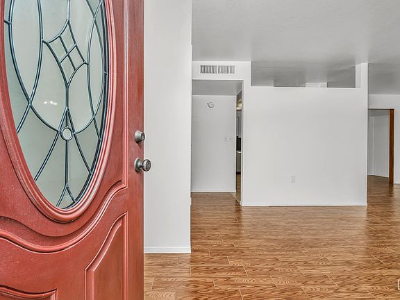 4th image of 1004 Bermuda St