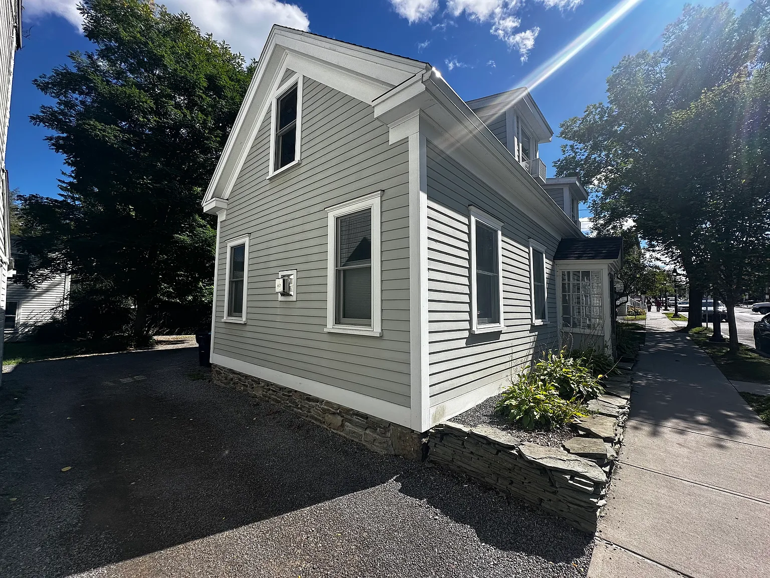 4 bed, 2195 sqft, $2,800 — Photo 4
