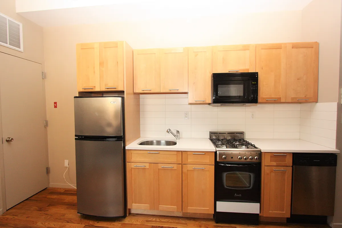 Building Photo - 164 E 112th St #4C