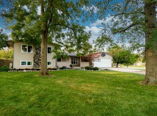 9166 Auburn Rd, Fort Wayne, IN 46825