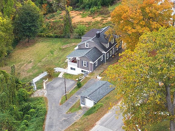 2nd image of 484 E View Dr