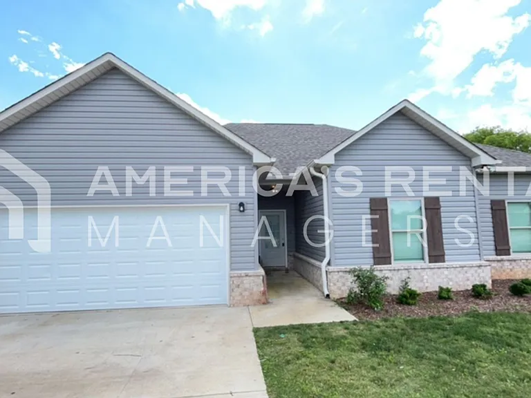 111 Keswick Dr — Photo 5