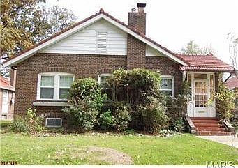 1st image of 330 N Hills Dr