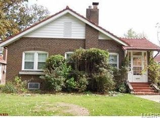 330 N Hills Dr, Saint Louis, MO