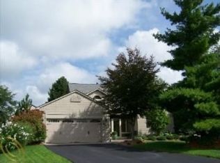 230 Eagle Crest Dr, South Lyon, MI 48178