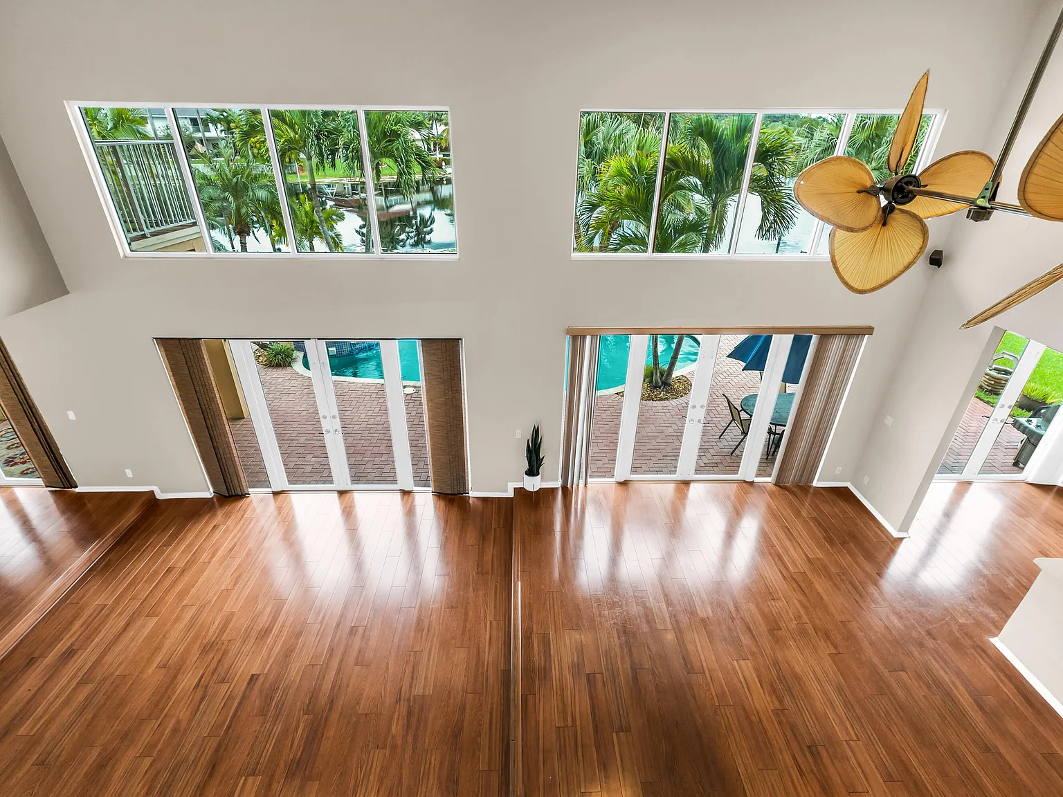 5 bed, 3.5 bath, 3979 sqft, $8,600 — Photo 2
