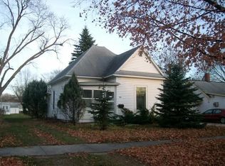 522 3rd St, Perry, IA 50220