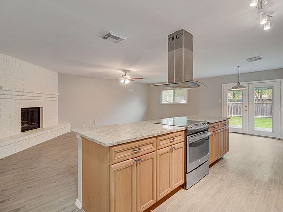 4th image of 13614 Larkbrook St
