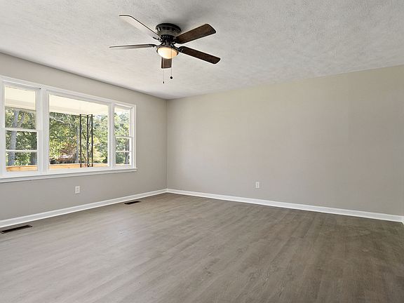 5th image of 235 Meadow Brook Dr