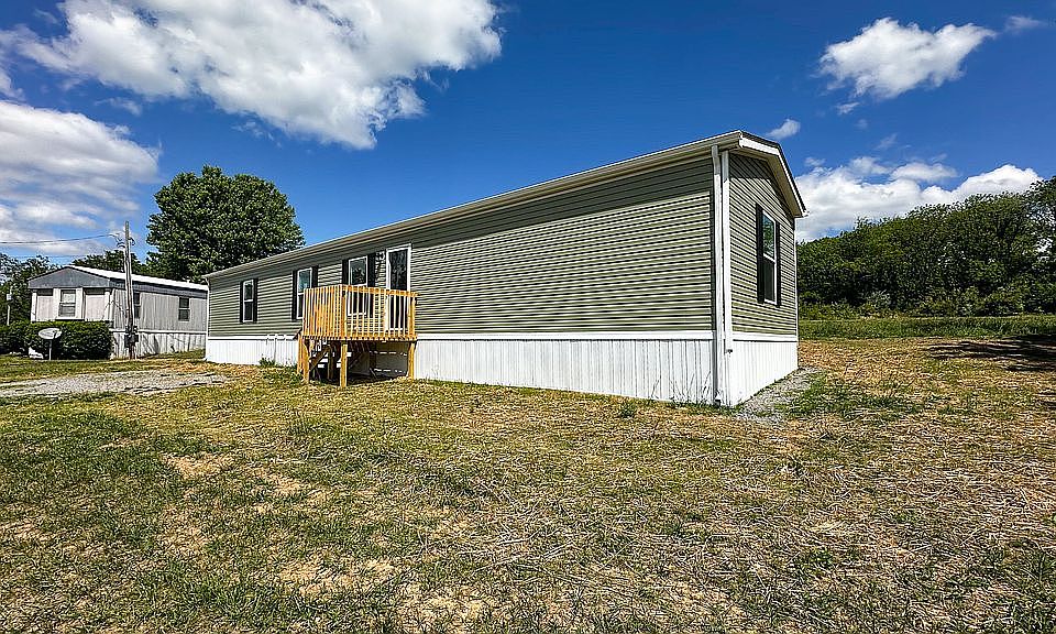 1st image of 136 Sheffield Cir