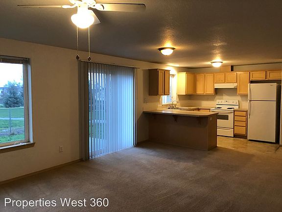 3rd image of 1117 W 32nd Pl