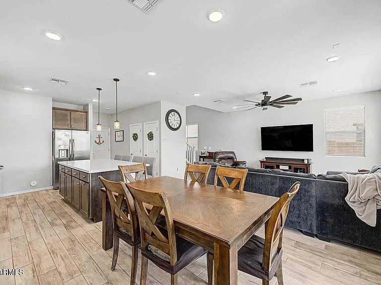 1033 S 150th Dr — Photo 5