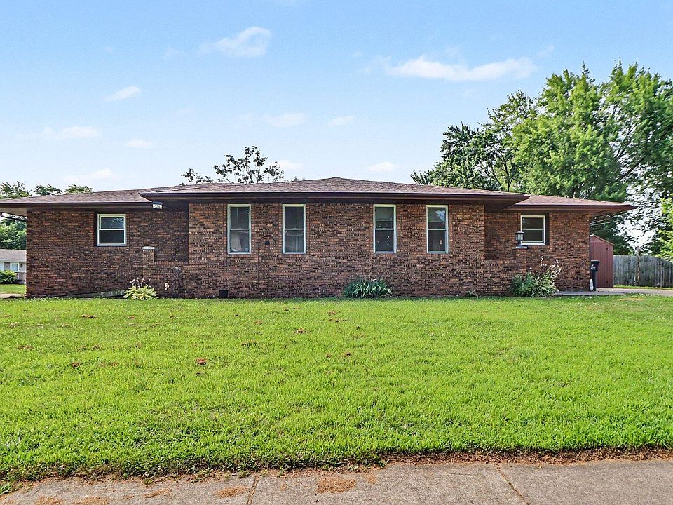 1st image of 5345-47 Rose Ave