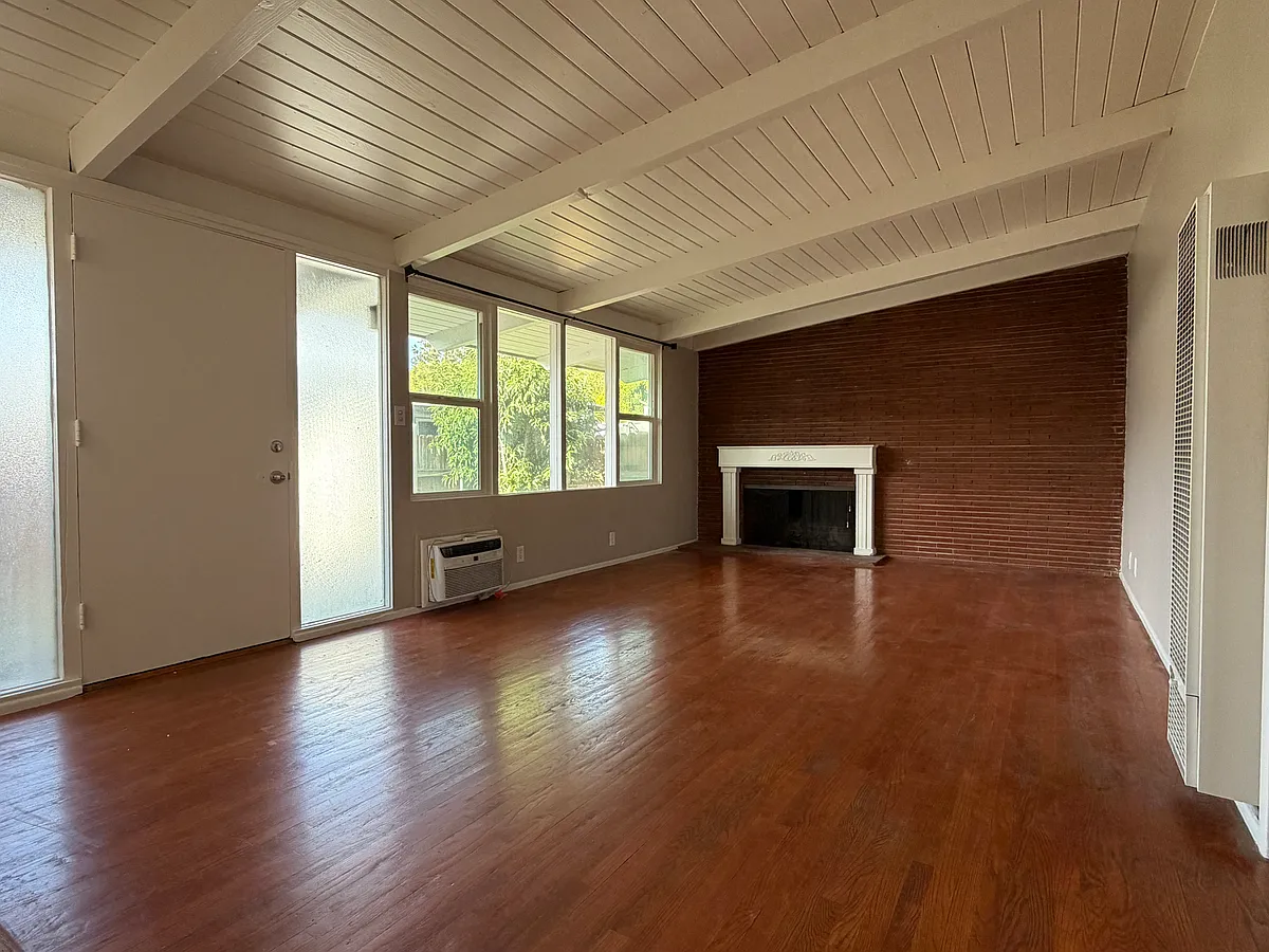 Building Photo - 415 S Baldwin Ave #4