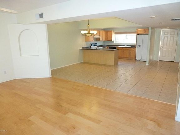 5th image of 520 N Forgeus Ave