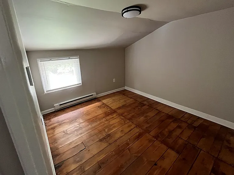 72 Howard Ave — Photo 5