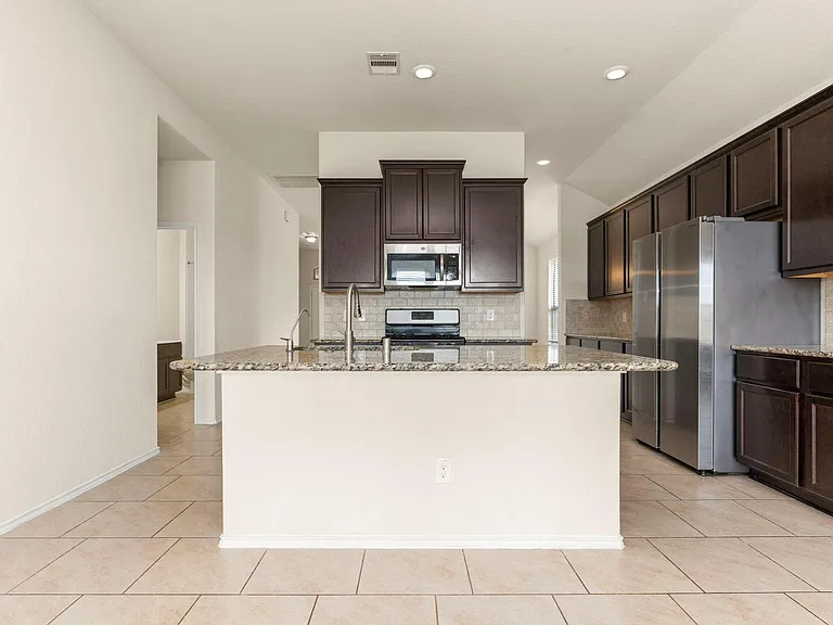23607 Legano Dr — Photo 22