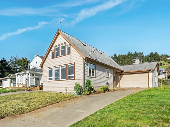 124 Sea View Rd, Whitethorn, CA 95589