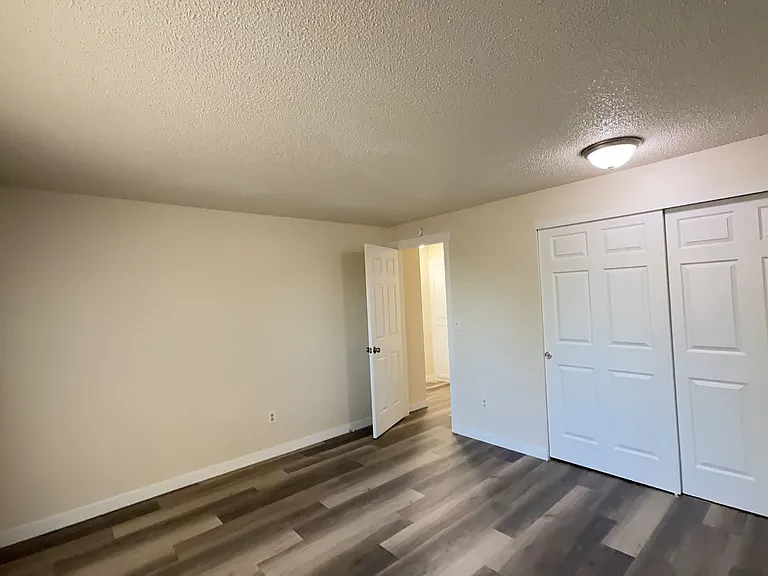 1175 Clearview Ave NE — Photo 10