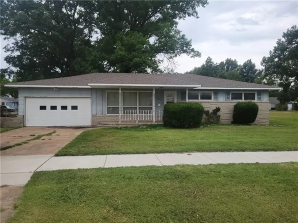 101 N Western Ave, Girard, KS 66743