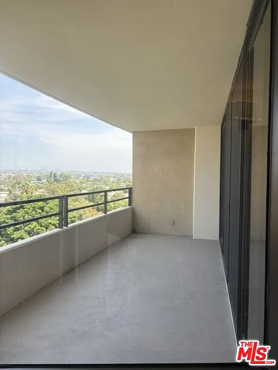3 bed, 2.0 bath, 1722 sqft, $6,500 — Photo 4