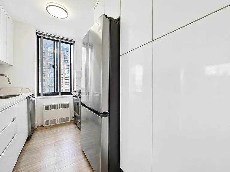 1735 York Ave #30AA — Photo 5