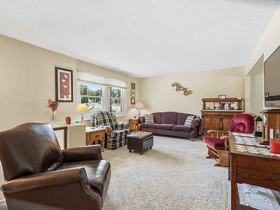 2nd image of 2761 Balboa Dr