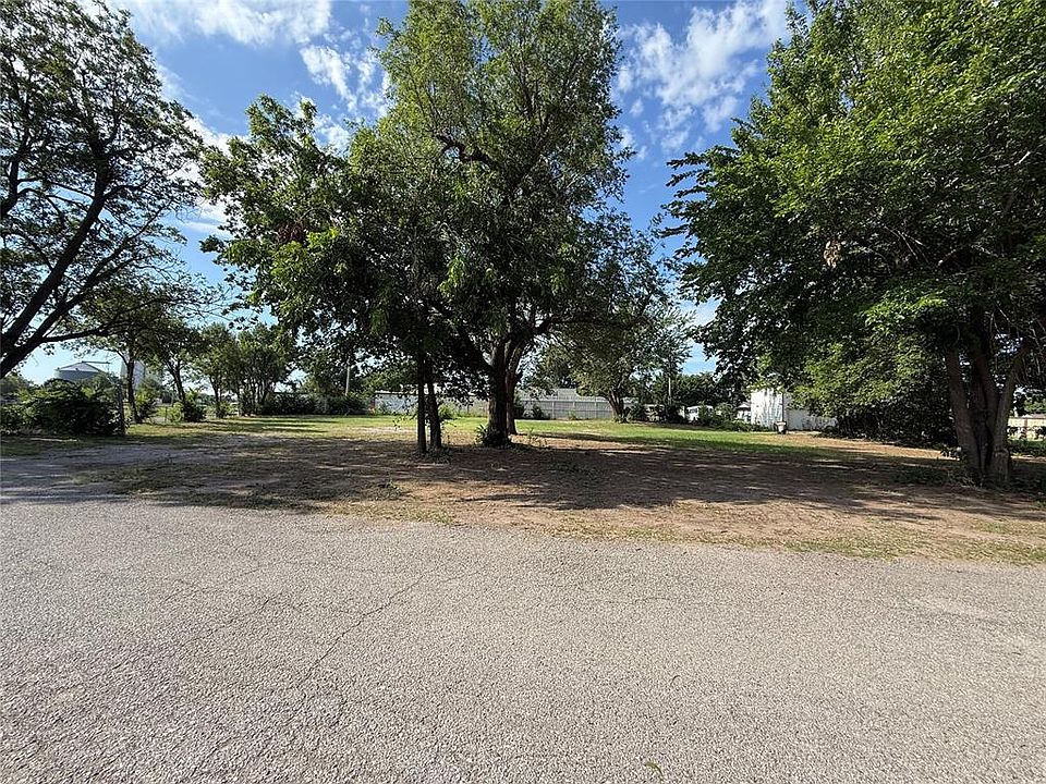 1st image of 607 W London St Lot 1-6