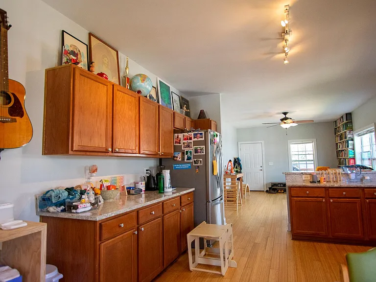 24 Nevada Ave — Photo 8