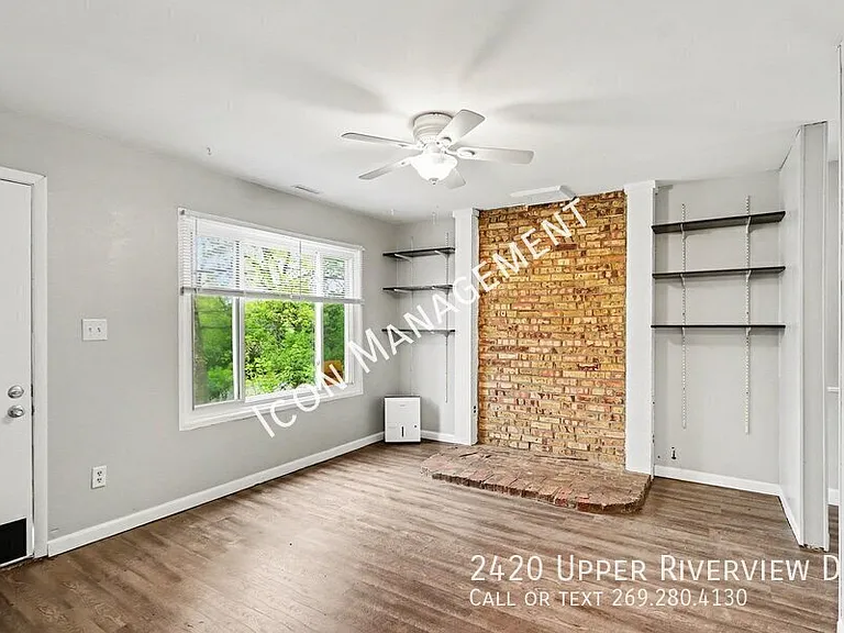 2420 Upper Riverview Dr — Photo 8