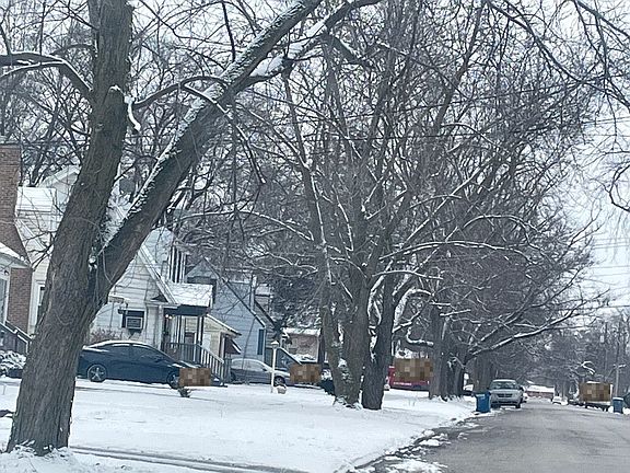 5th image of 14837 Perry Ave