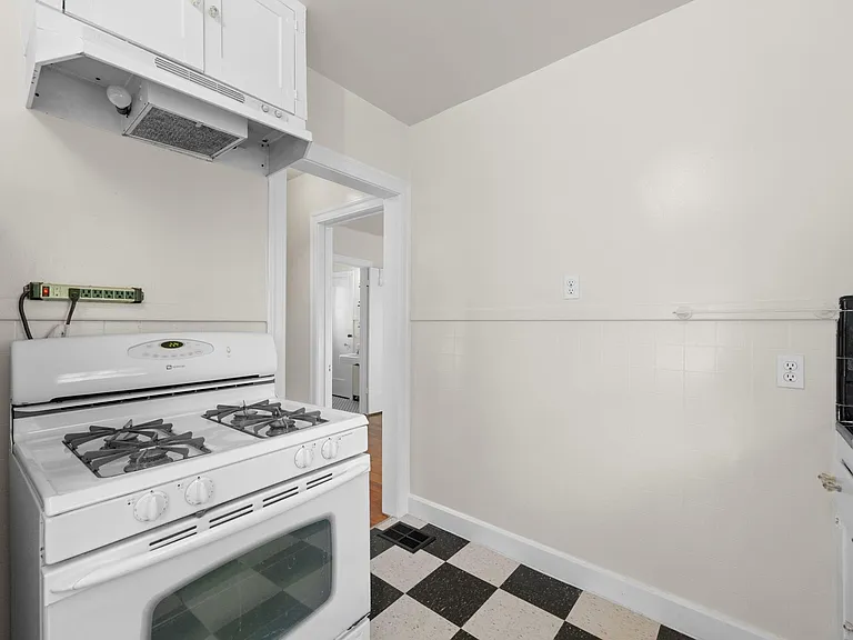107 E Gibson St — Photo 11