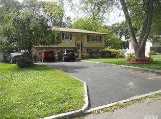 1324 Potter Blvd, Bay Shore, NY 11706