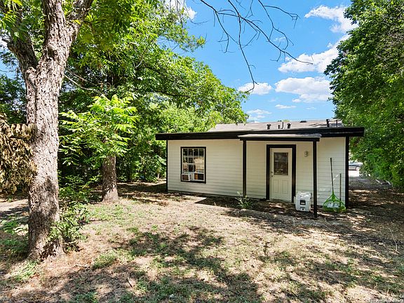 5th image of 1818 Aransas Ave