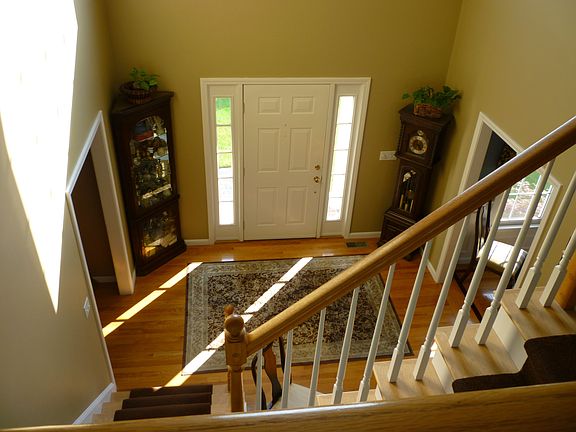 3rd image of 40 Hunt Dr