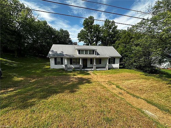 2nd image of 4282 Statesville Rd